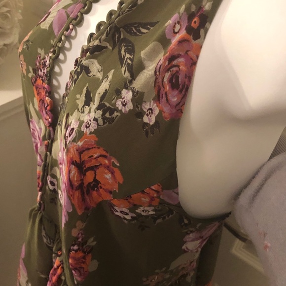 Torrid flirty dress - Picture 2 of 4